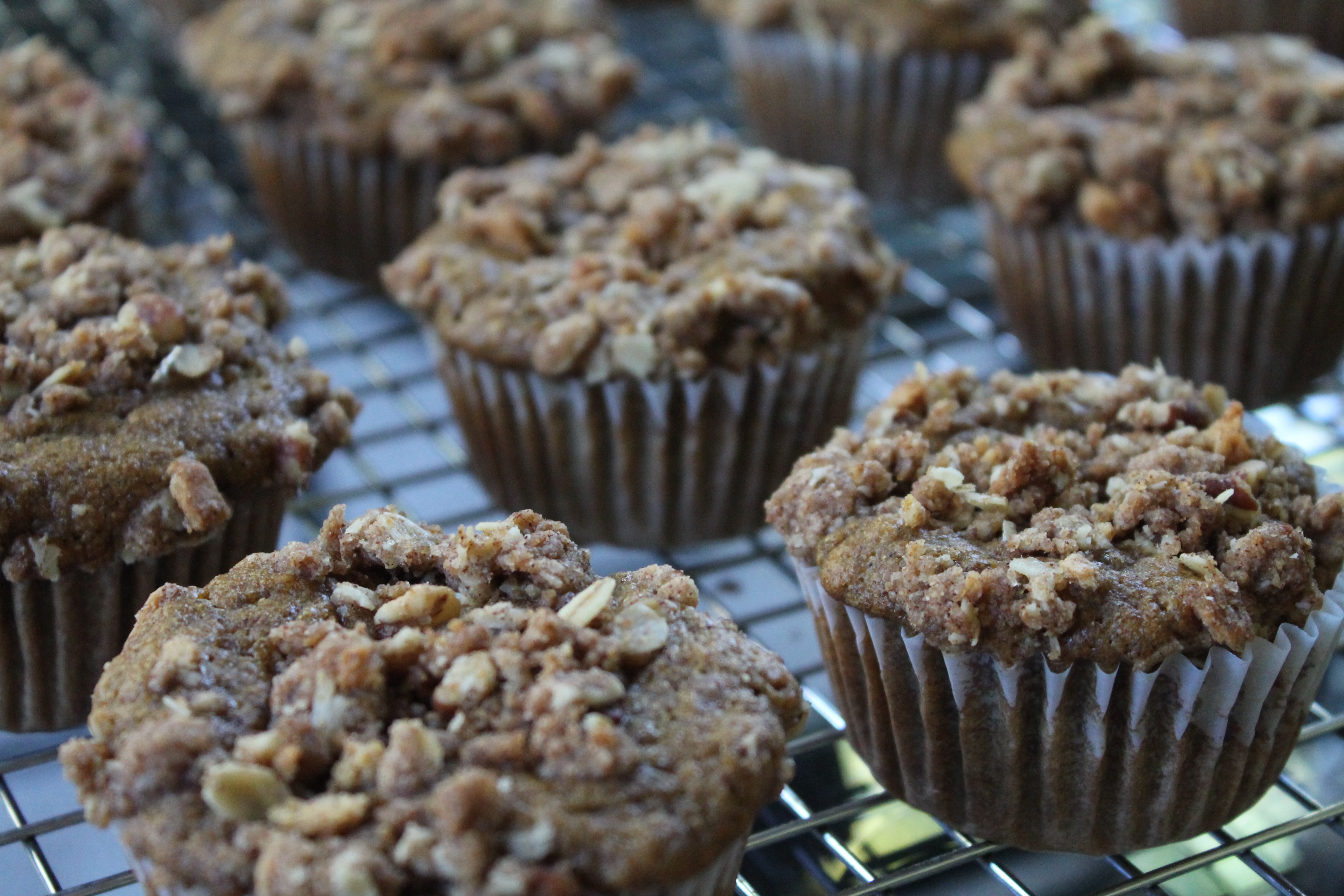Whole Wheat Pumpkin Muffins with Pecan Oat Graham Cracker Streusel