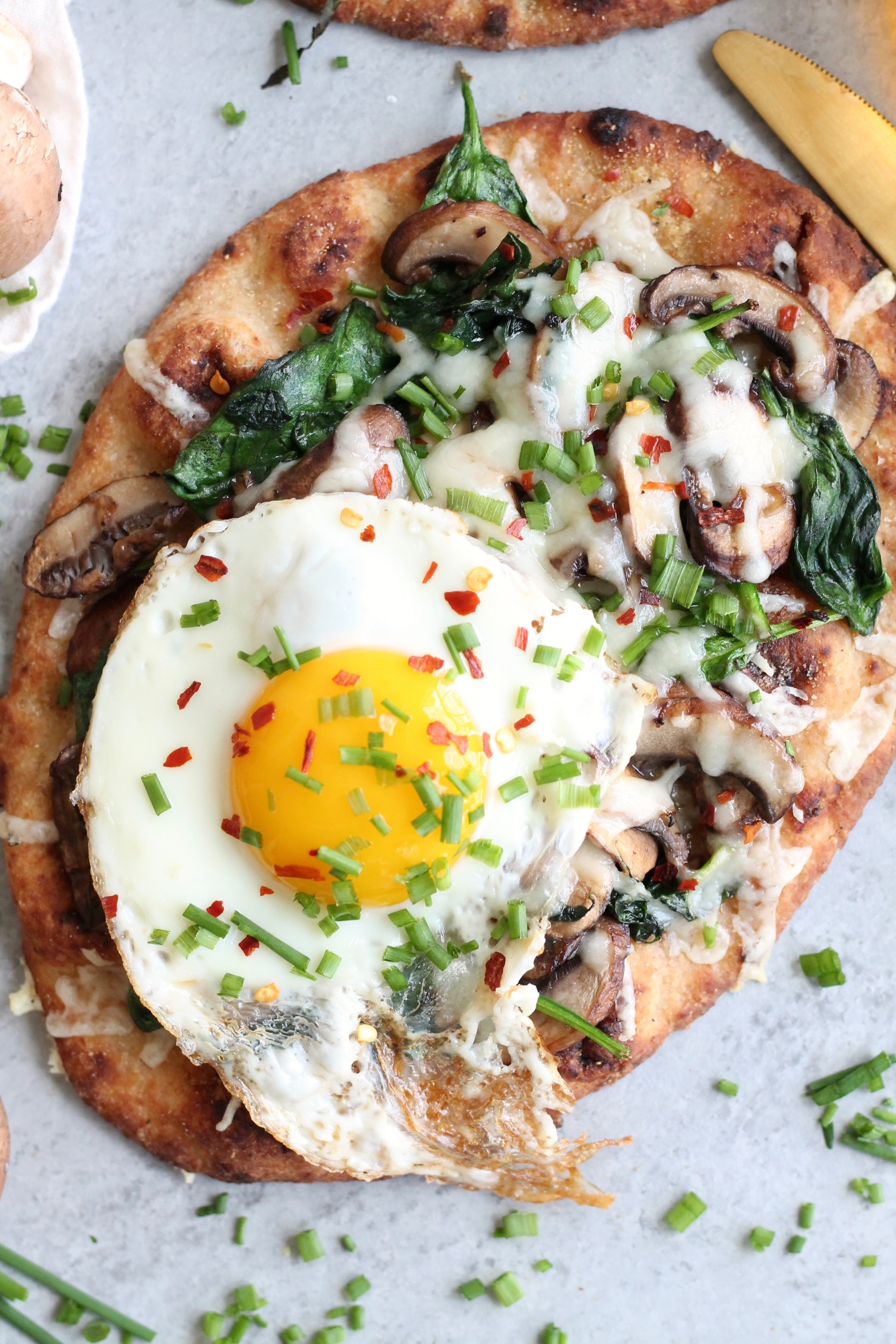 Breakfast Naan Pizzas 2 Ways!