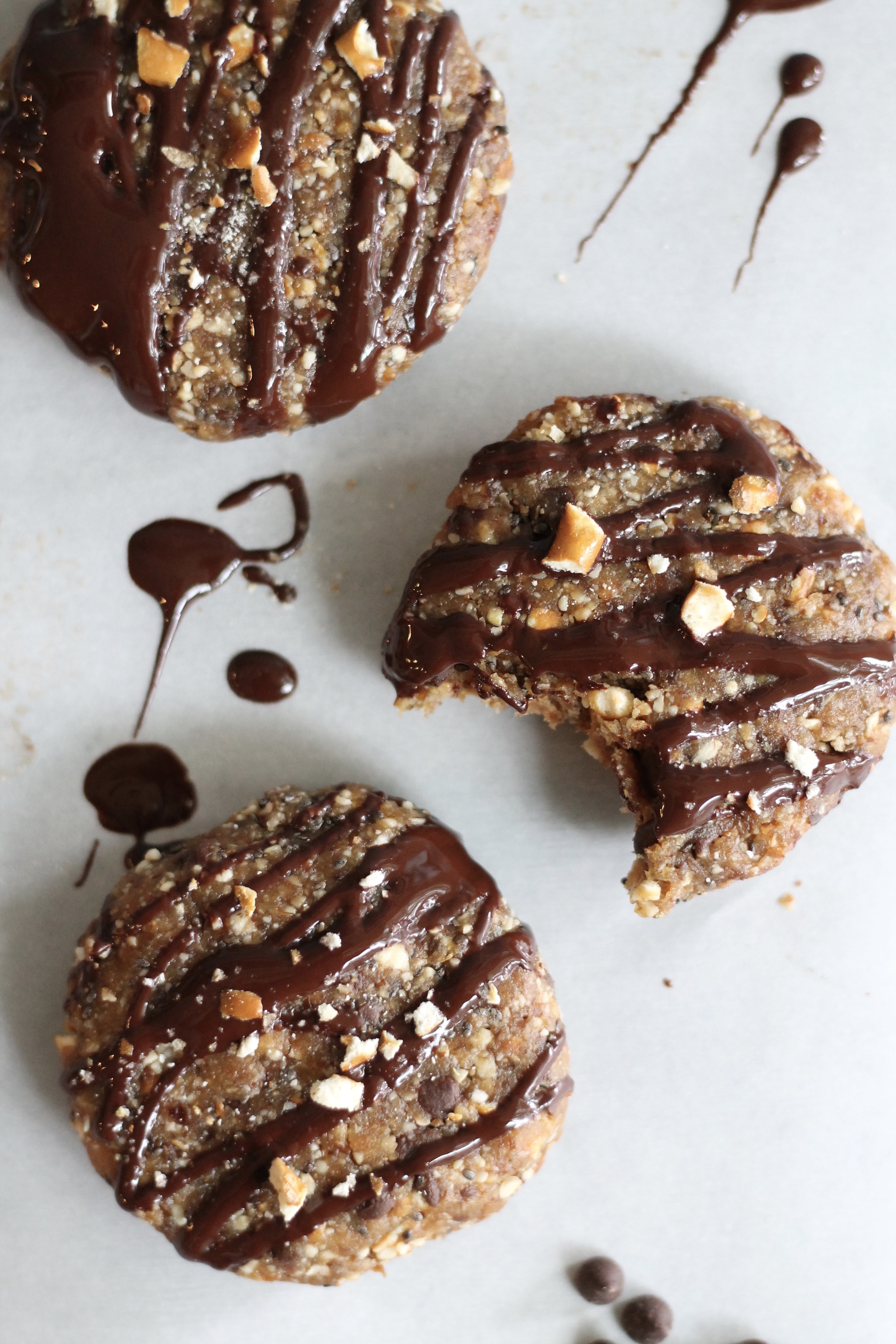 No Bake Dark Chocolate Peanut Butter Pretzel Cookies