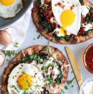Breakfast Naan Pizzas – 2 Ways!
