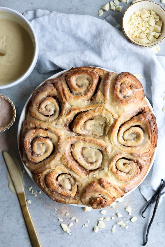 White Chocolate Vanilla Bean Cinnamon Rolls
