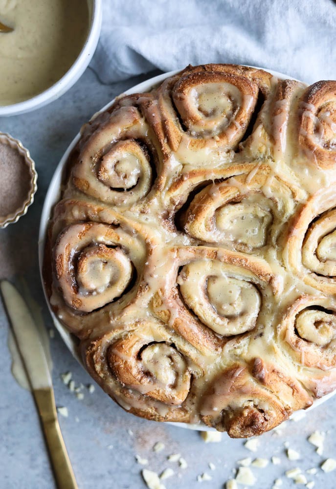 White Chocolate Vanilla Bean Cinnamon Rolls