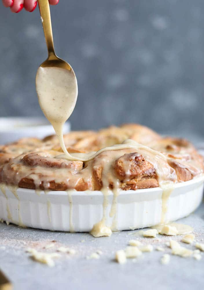 White Chocolate Vanilla Bean Cinnamon Rolls