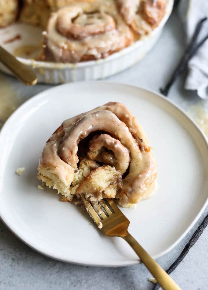 White Chocolate Vanilla Bean Cinnamon Rolls